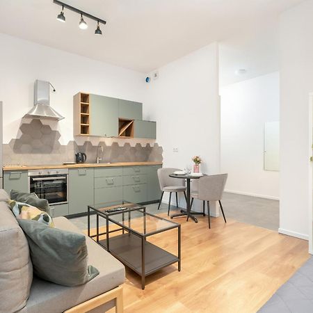Cozy Studio With Balcony And Free Garage By Noclegi Renters Poznań Extérieur photo