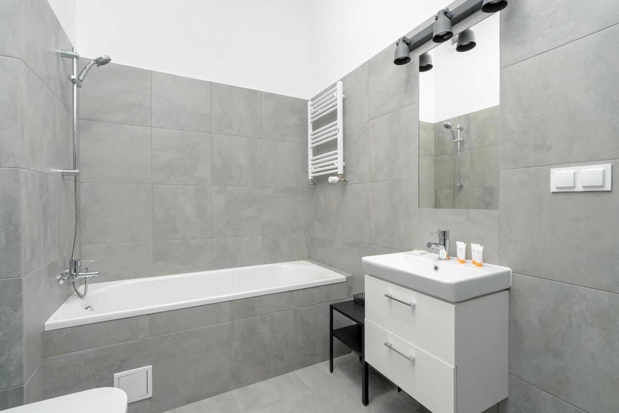 Cozy Studio With Balcony And Free Garage By Noclegi Renters Poznań Extérieur photo