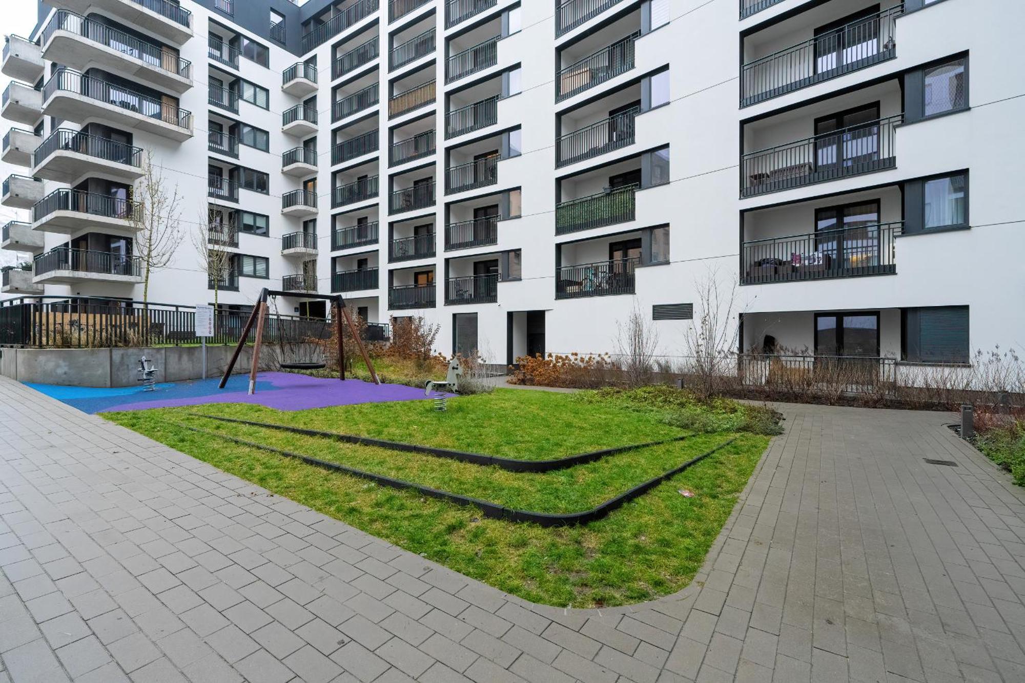 Cozy Studio With Balcony And Free Garage By Noclegi Renters Poznań Extérieur photo